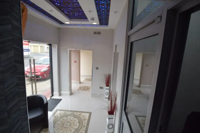 Premier Lux Serviced Apartments - photo 4