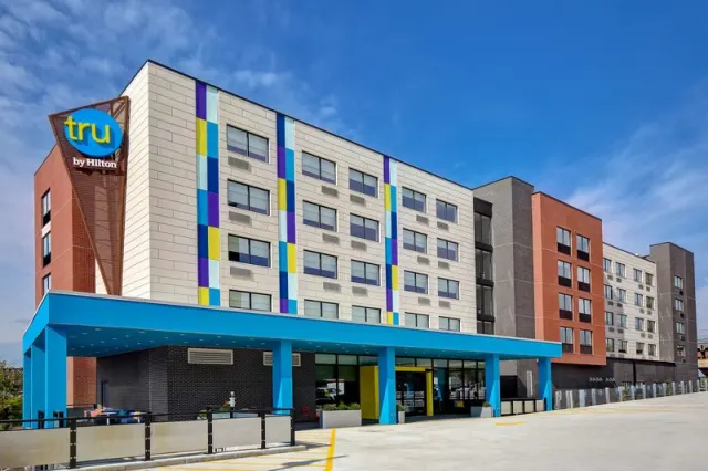Tru By Hilton Manchester Downtown - photo 2