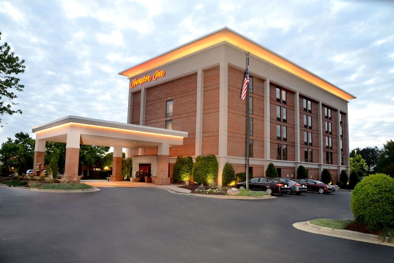 Hampton Inn Raleigh Capital Blvd. N. - foto 1