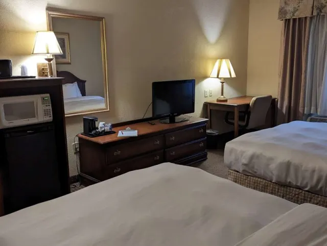 Wingate by Wyndham Mansfield OH - photo 2