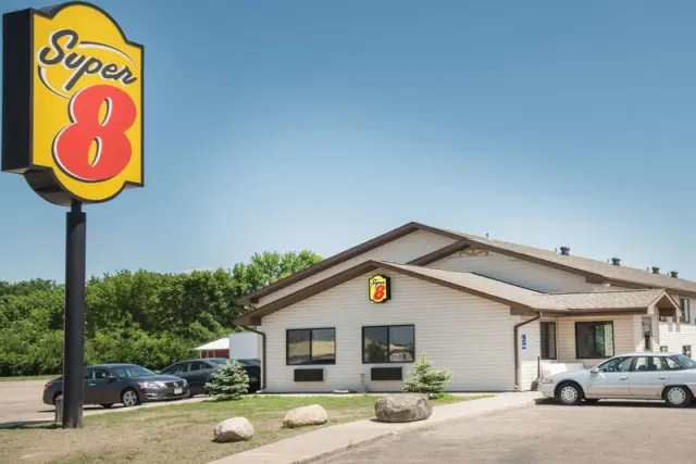 Super 8 by Wyndham Jamestown, Jamestown