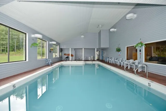 Americas Best Value Inn Saint Ignace - photo 3
