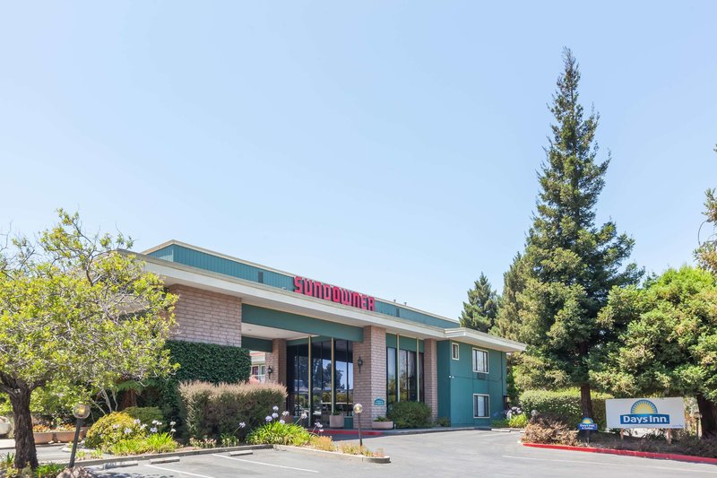 Days Inn & Suites by Wyndham Sunnyvale - photo 1
