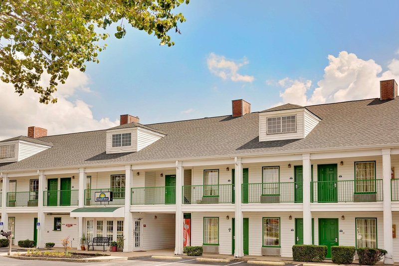 Days Inn by Wyndham Spartanburg - photo 1