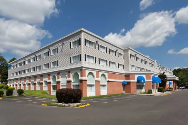 Wyndham Southbury - photo 2