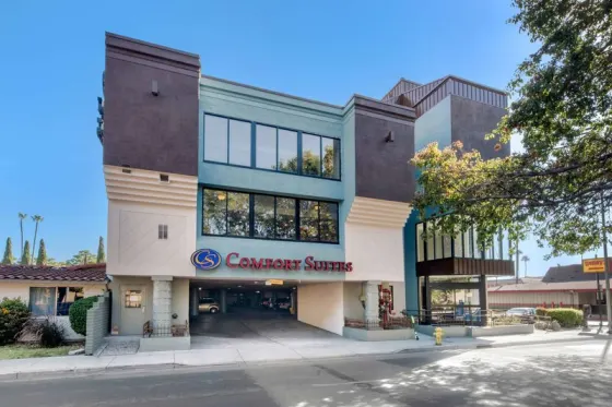 Comfort Suites Airport