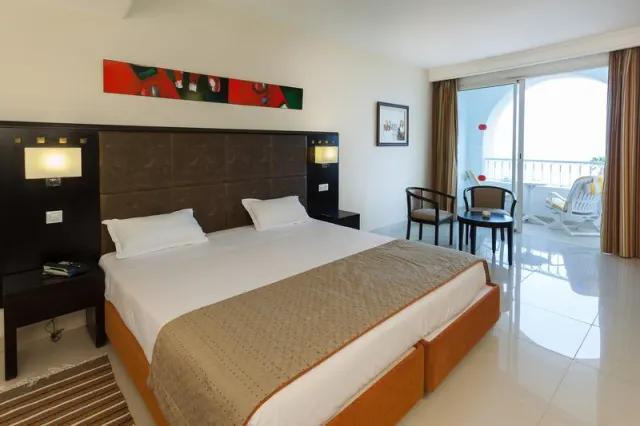 Khayam Garden Beach Resort & Spa - photo 4