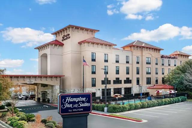 Hampton Inn & Suites San Marcos - photo 3