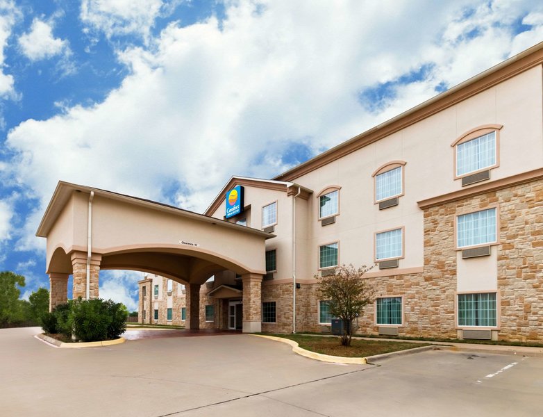 Baymont Inn & Suites by Wyndham Glen Rose - photo 1