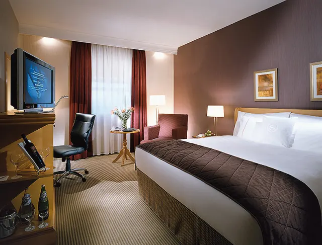 Sheraton Heathrow - photo 3