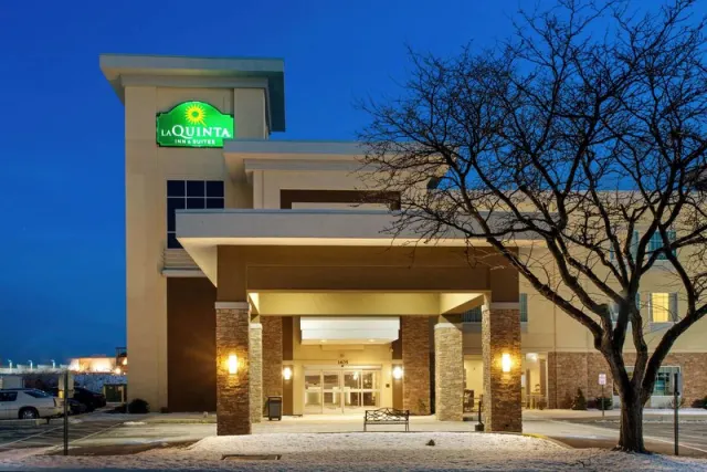 La Quinta Inn  Suites by Wyndham York - photo 2