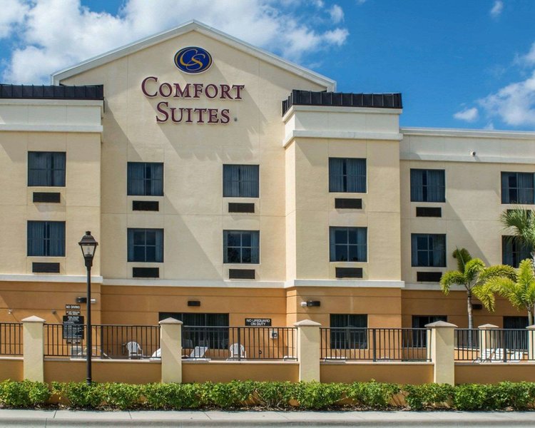 Comfort Suites Vero Beach I-95 - photo 1