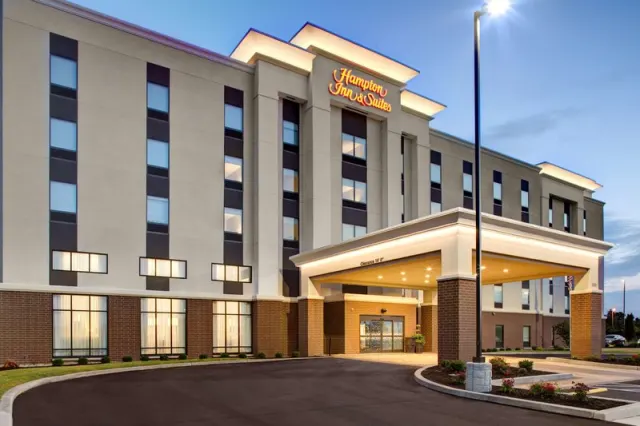 Hampton Inn & Suites Syracuse North Airport Area - photo 2