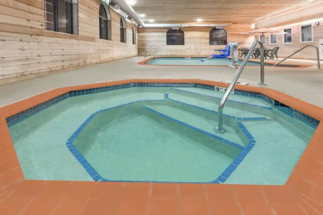 Days Inn by Wyndham Iron Mountain - fotografija 2