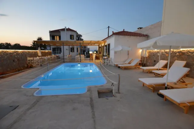 Koukounari Apartments, Aegina