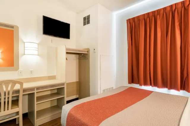 Motel 6 Newport - photo 3