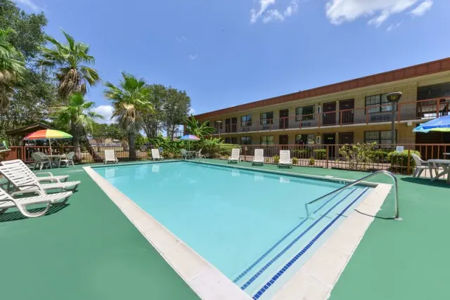 Americas Best Value Inn & Suites Victoria - foto 2