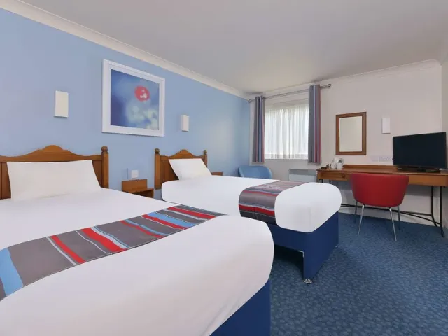 Travelodge Perth Central - photo 2