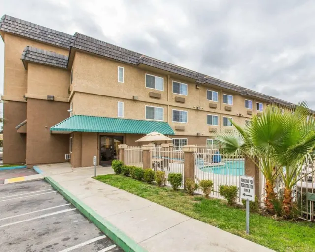 Spark by Hilton Modesto, Modesto