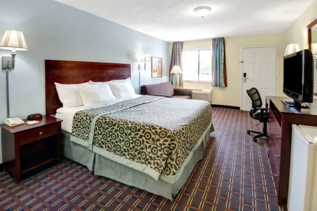 Days Inn by Wyndham Albuquerque West - photo 4