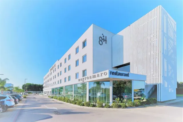 8Piuhotel, Apulia