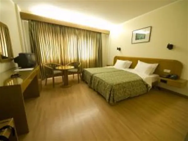 Urban Hotel Amadeos - photo 2