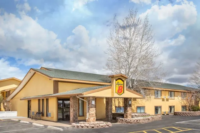 Super 8 by Wyndham Craig, Craig
