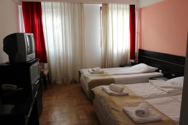 Hotel YU - photo 3