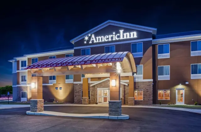 AmericInn by Wyndham DeWitt, Iowa