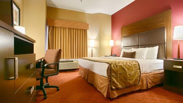 Best Western Plus Woodland Hills Hotel  Suites - photo 4