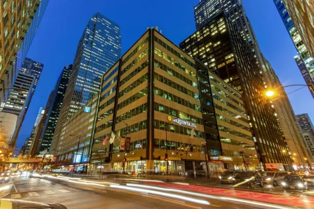 La Quinta Inn  Suites by Wyndham Chicago Downtown, Illinois