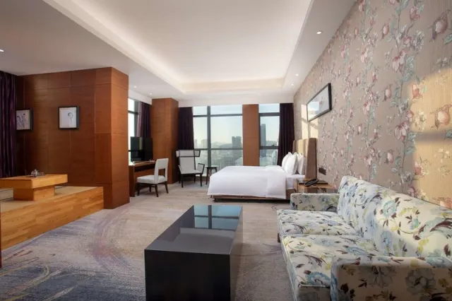 Days Hotel by Wyndham Jilin Railway Station - photo 2