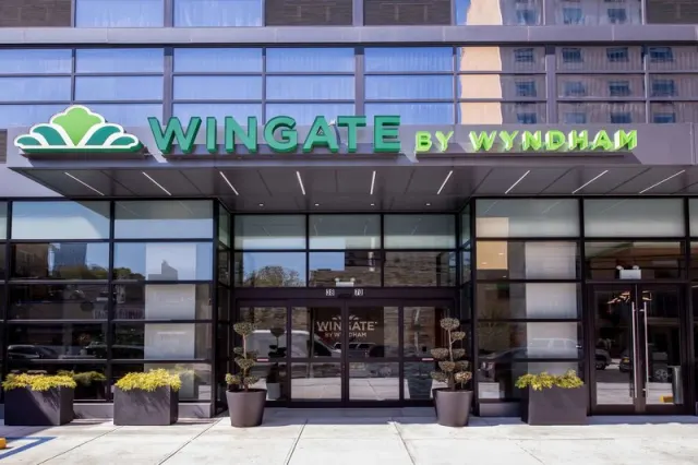 Wingate by Wyndham Long Island City - photo 3