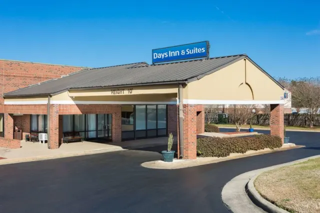 Days Inn & Suites by Wyndham Rocky Mount Golden East, Rocky Mount