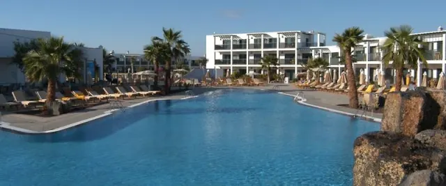 Hotel Las Marismas de Corralejo - photo 3