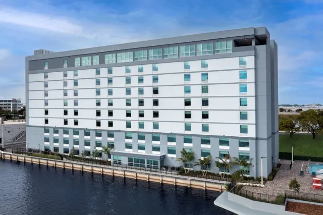Home2 Suites by Hilton Miami Airport South Blue Lagoon - photo 3