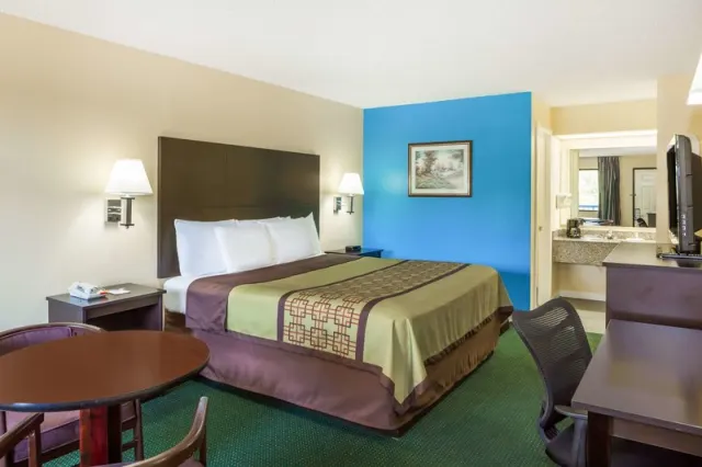 Days Inn by Wyndham Enterprise - photo 3