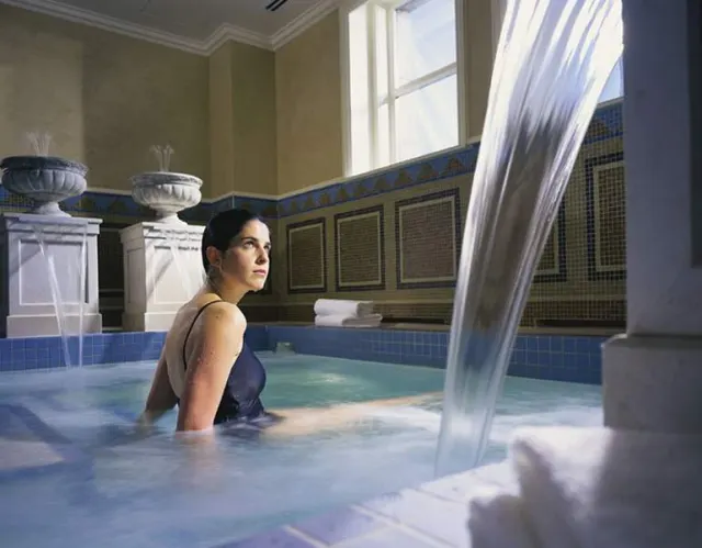 Empress Hotel - photo 4