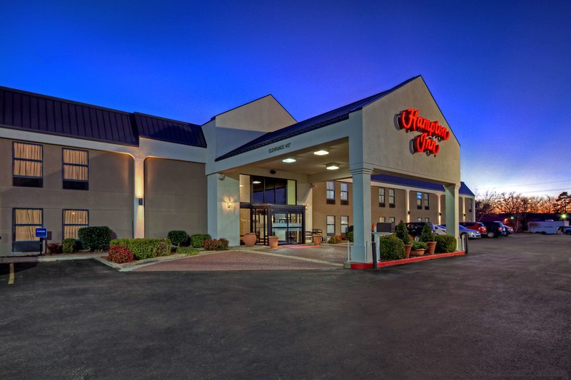 Hampton Inn Russellville - photo 1