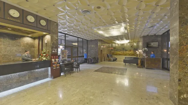 Astoria Hotel - photo 2