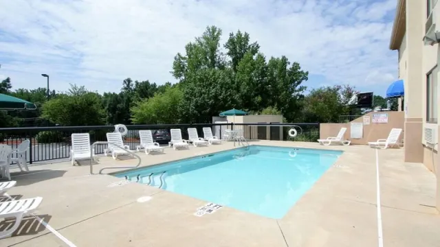 Country Inn  Suites by Radisson Shelby NC, North Carolina