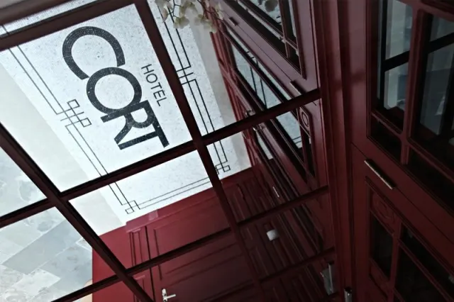 Cort - photo 2