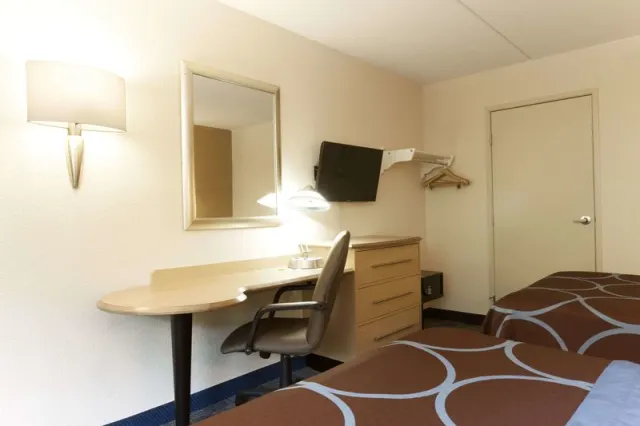 Days Inn by Wyndham Monmouth JunctionS BrunswickPrinceton - photo 4