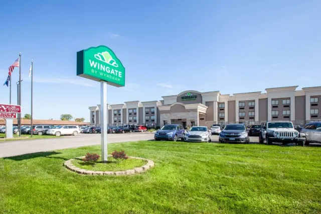 Wingate by Wyndham Detroit Metro Airport - photo 4