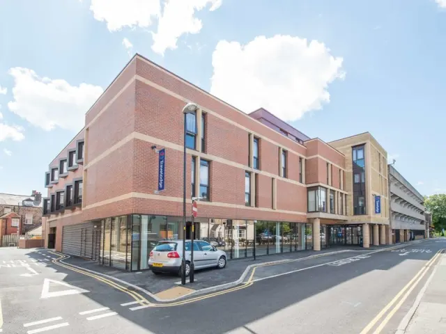 Travelodge Harrogate West Park, Leeds