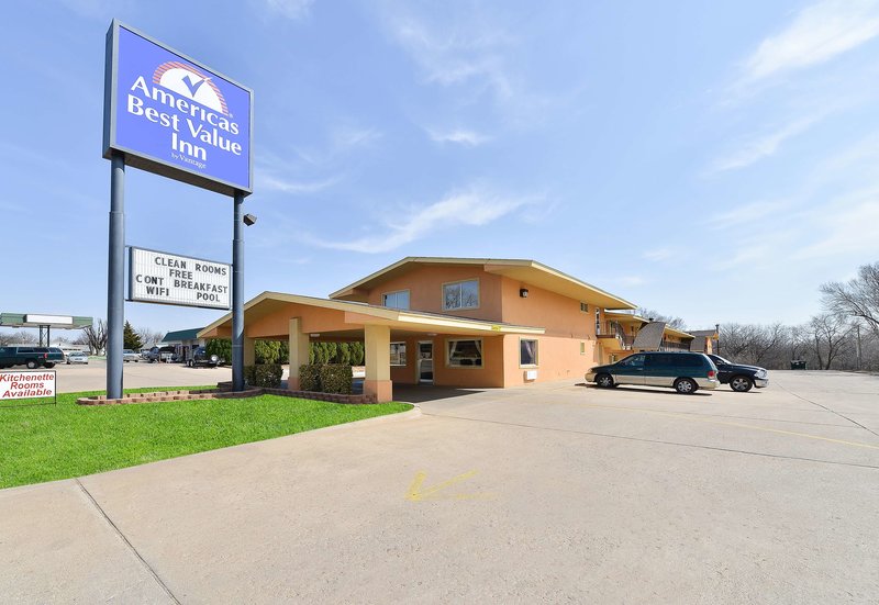Americas Best Value Inn Ponca City - photo 1