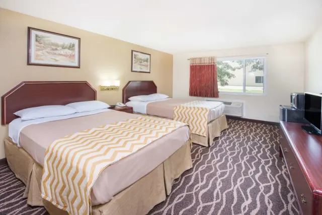 Travelodge by Wyndham Terre Haute - photo 2
