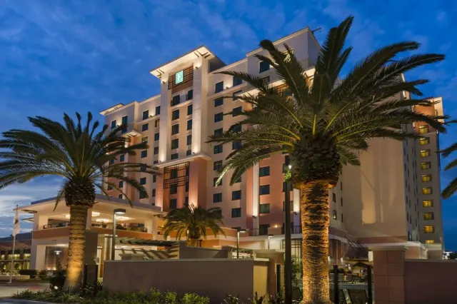 Embassy Suites by Hilton Orlando Lake Buena Vista South - photo 4