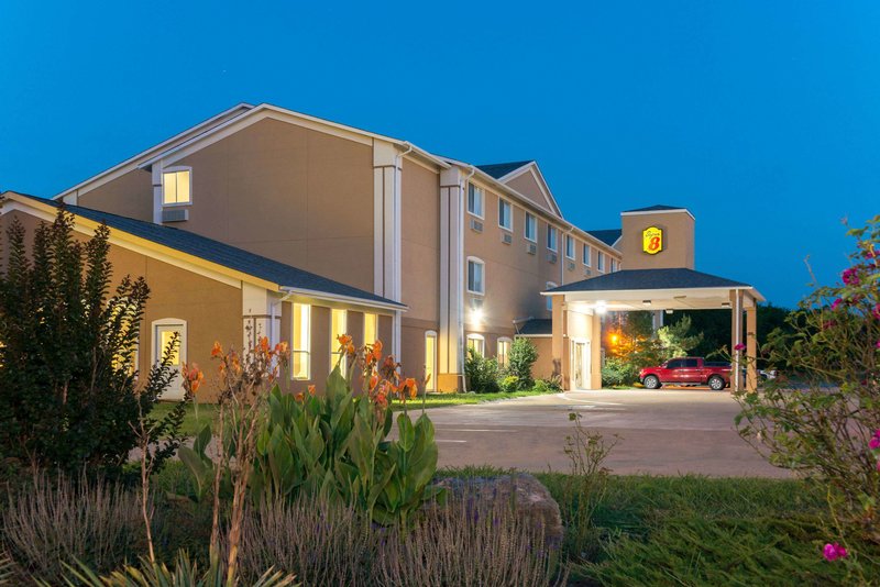Super 8 by Wyndham Perry - photo 1