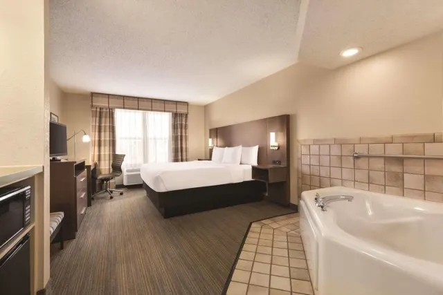 Country Inn  Suites by Radisson Forest Lake MN - photo 4